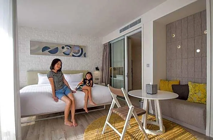 Shama Yen-akat Hotel